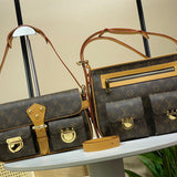  shopper bag interior and compartment view 9