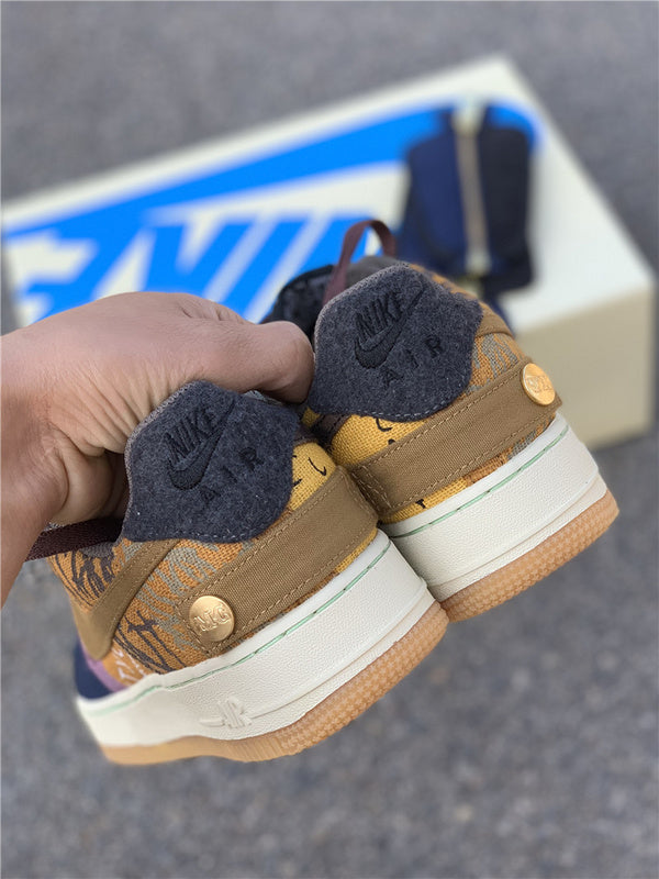 Nike Men's & Women's Luxury Fashion Trainers — Style 006 detail view