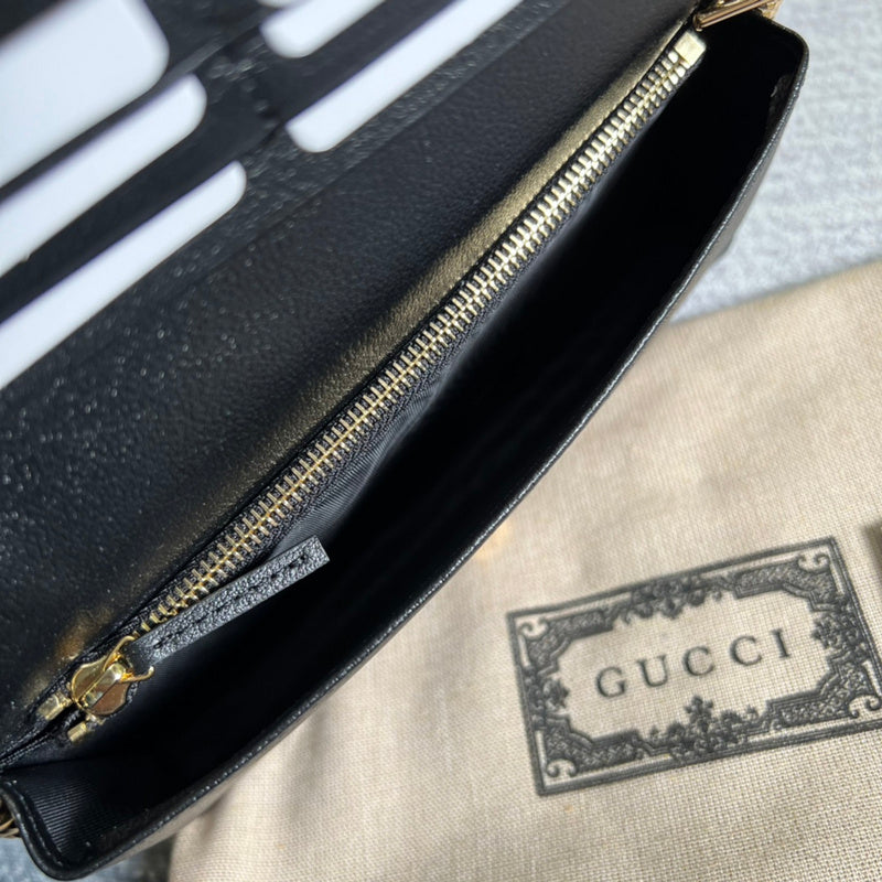 Side profile of refined signature women's handbag – women's everyday handbag