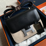 Interior view of streamlined premium bag