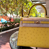  tote bag close-up of hardware and finish