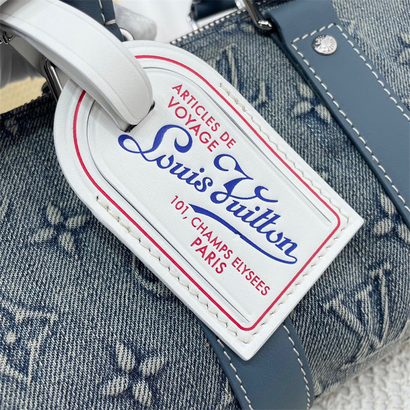  sleek everyday bag styled with outfit