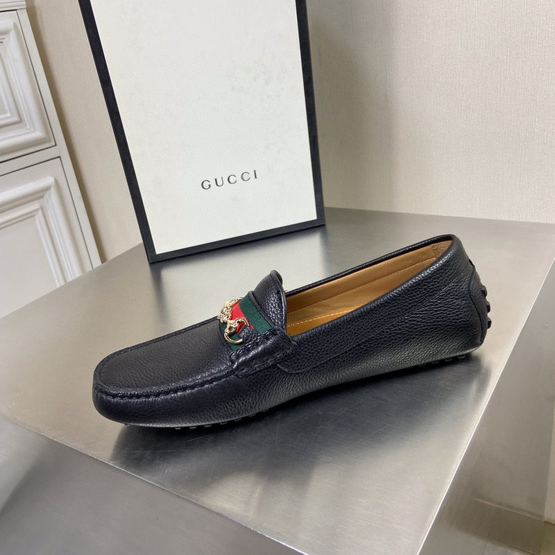 Gucci all-black luxury sneakers view 7 retro runner design