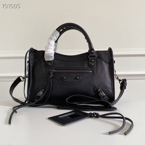 Zivas Charm Streamlined Design Fashion Handbag (Refined Modern Silhouette) – Front View