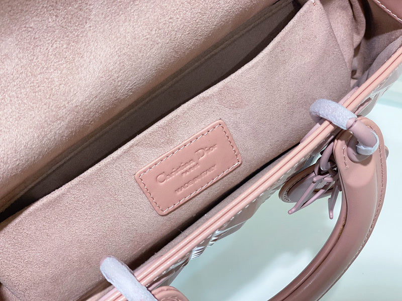 Front view of polished modern women's handbag – women's premium purse