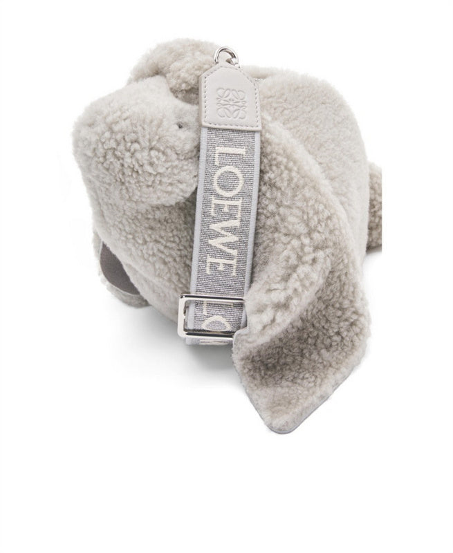 Ziva's Charm handbag – close-up view (18cm*9cm*16.5cm)