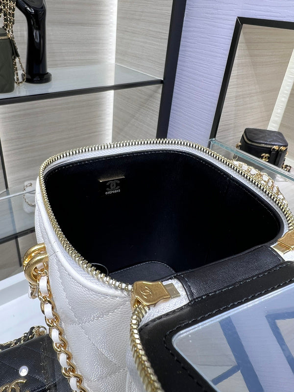 Zivas Charm Streamlined Design Designer Handbag (Everyday Luxury Essential) – Styled Look