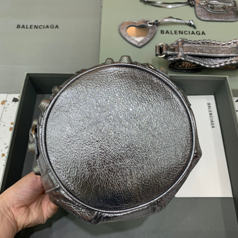 Chic Vegan Leather Handbag - Versatile Everyday Design | Women's Fashion Handbag #311 - hardware and detail close-up (image 5) of designer-inspired handbag