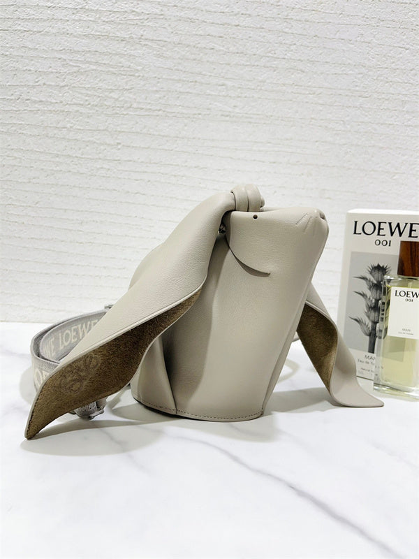 Ziva's Charm handbag – lifestyle view (18.5cm*16cm*9cm)