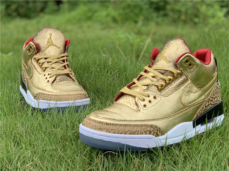 Nike Men's & Women's Luxury Low-Top Trainers — Style 117 hardware detail