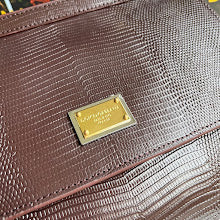 Luxury Iconic Crossbody Bag - Women's Elegant Designer Fashion - NM6896