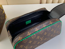 Chic Women's Designer Tote - Luxury Premium Handbag Style - NM4701