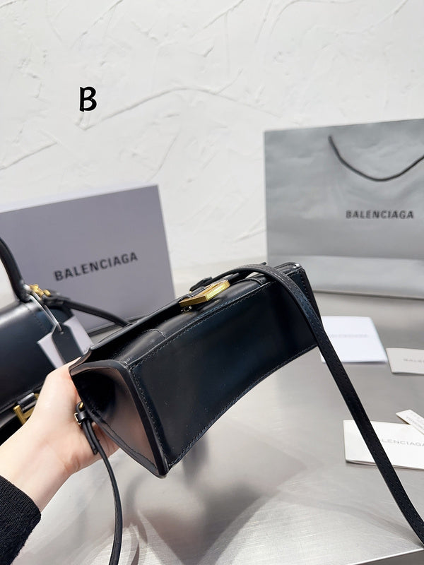 Ziva's Charm handbag – interior view (one versatile size)