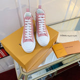 Side profile view of Louis Vuitton luxury piece style No.097