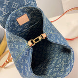  modern crossbody bag detail view showing craftsmanship 8