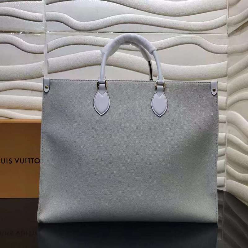 Interior view of everyday-luxe sleek women's handbag – women's designer-style accessory