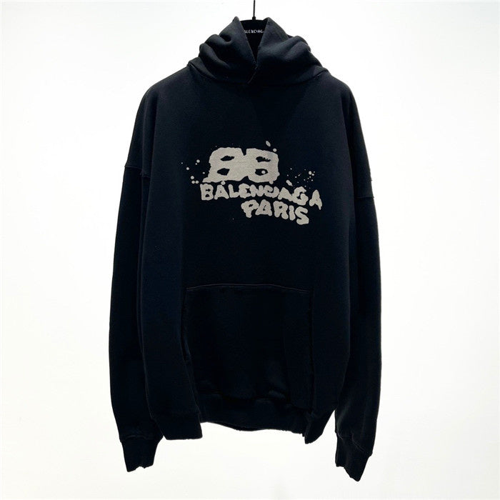 Side profile view of Balenciaga luxury piece style No.424