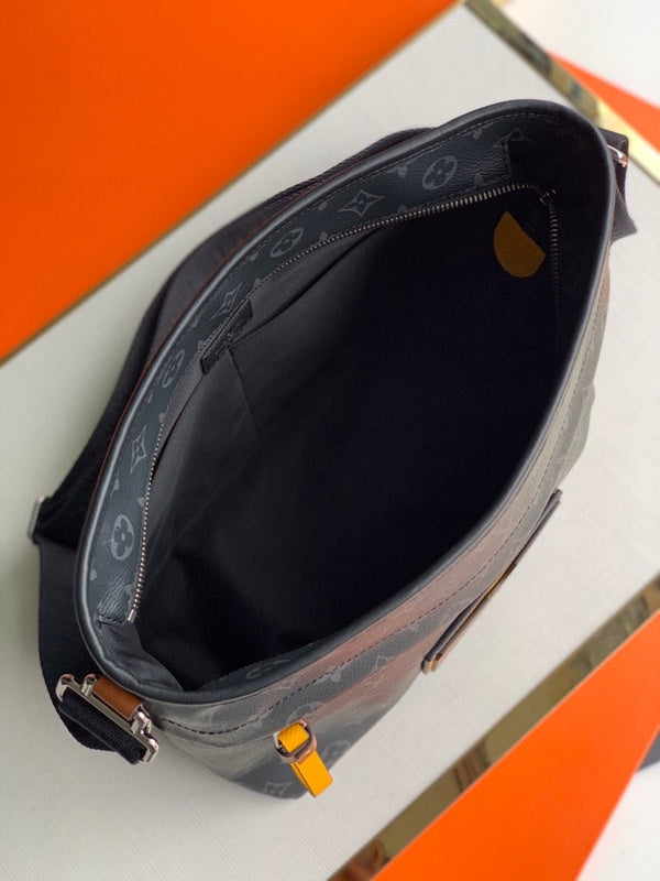 Handle and strap detail of everyday-luxe polished women's handbag – women's designer-style accessory