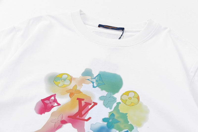 Full styled look of Louis Vuitton cotton t-shirt with contemporary cut