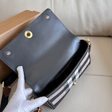 Chic Designer Crossbody Purse - Premium Luxury Women's Style - NM5606