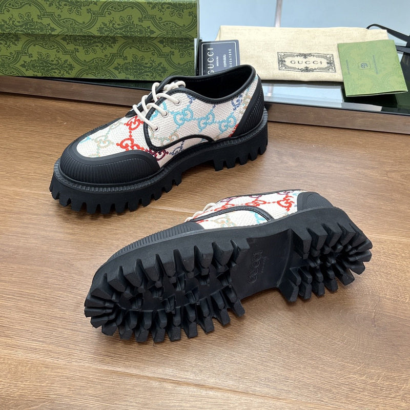Gucci classic monochrome luxury sneakers view 4 heritage-inspired look