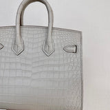  shopper bag interior and compartment view 21