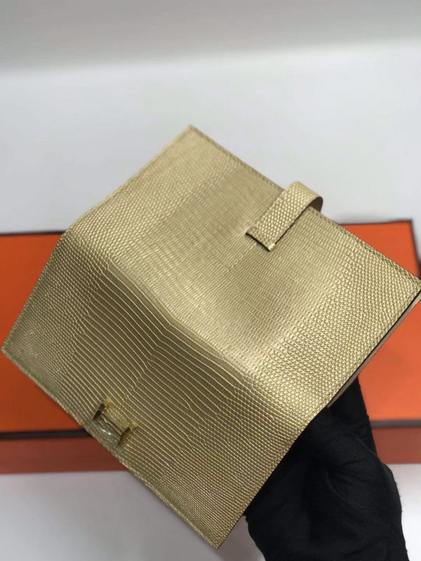 Effortless bag shown from front angle