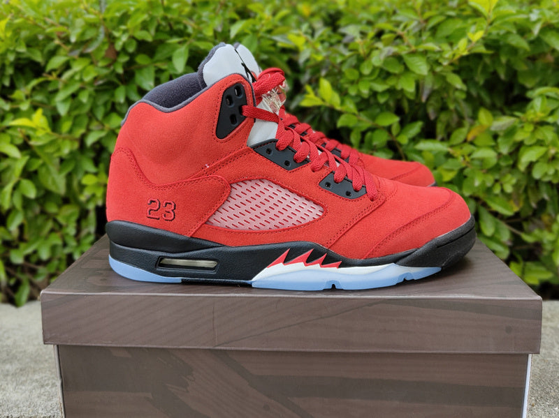 Nike Men's & Women's Designer Lifestyle Shoes — Style 212 angle view