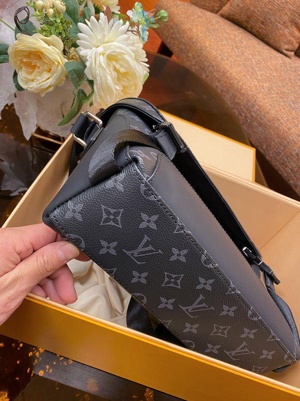 Side profile of classic sleek women's handbag – women's premium purse