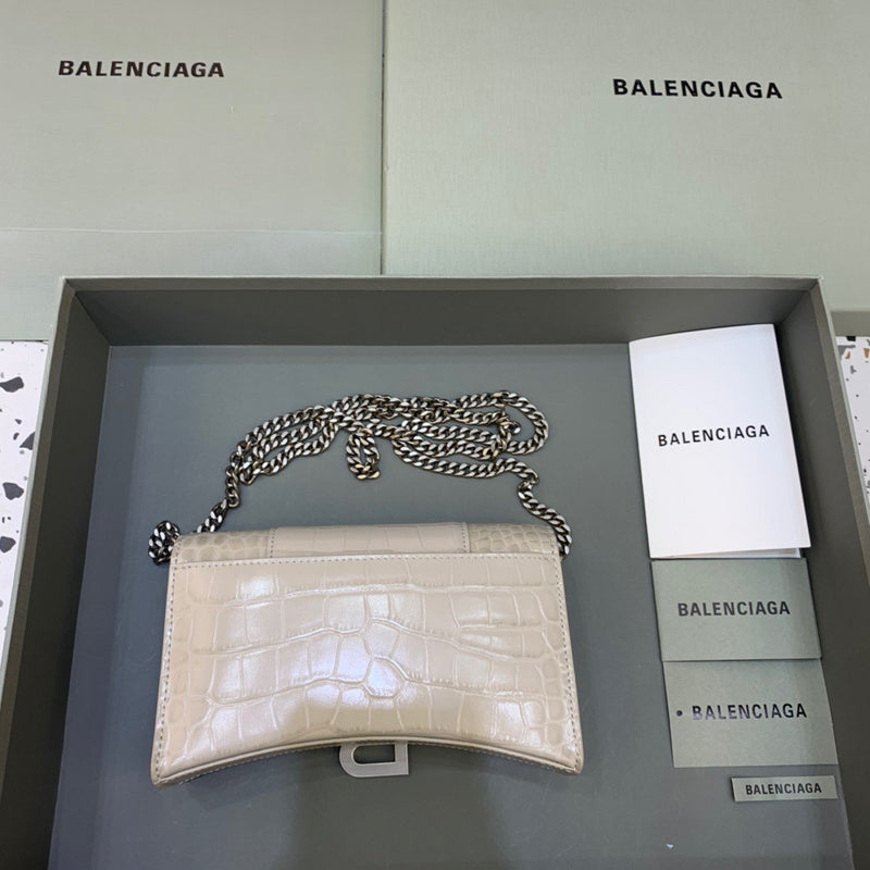 Understated Premium PU Leather Handbag - Statement Silhouette | Women's Luxury Handbag #458 - close-up detail shot (image 3) of designer-inspired handbag