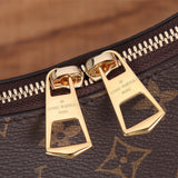  satchel close-up of hardware and finish