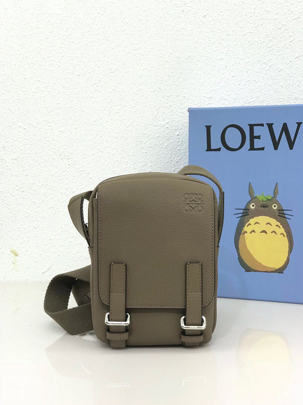 Ziva's Charm handbag – product shot (18cm*14cm*4.5cm)