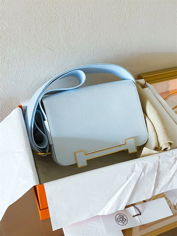  statement handbag styled with outfit