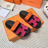 Hermès Grey Gladiator Sandals - Toe Detail View