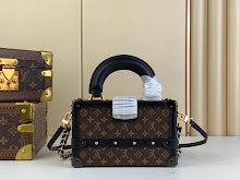 Luxury Monogram Shoulder Bag - Women's Elegant Designer Fashion - NM4479