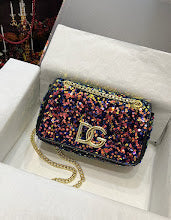 Chic Women's Designer Tote - Luxury Premium Handbag Style - NM7106