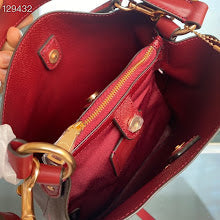 New Designer Iconic Shoulder Bag - Luxury Women's Premium Fashion - NM6424