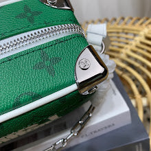 Luxury Iconic Crossbody Bag - Women's Elegant Designer Fashion - NM4951