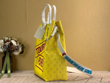 Chic Women's Designer Tote - Luxury Premium Handbag Style - NM4760