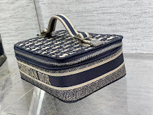 Designer Iconic Shoulder Bag - Luxury Women's Premium Fashion - NM7361