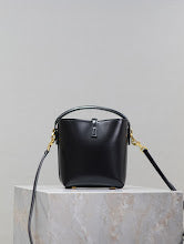Luxury Structured Shoulder Bag - Women's Premium Designer Fashion - NM3445