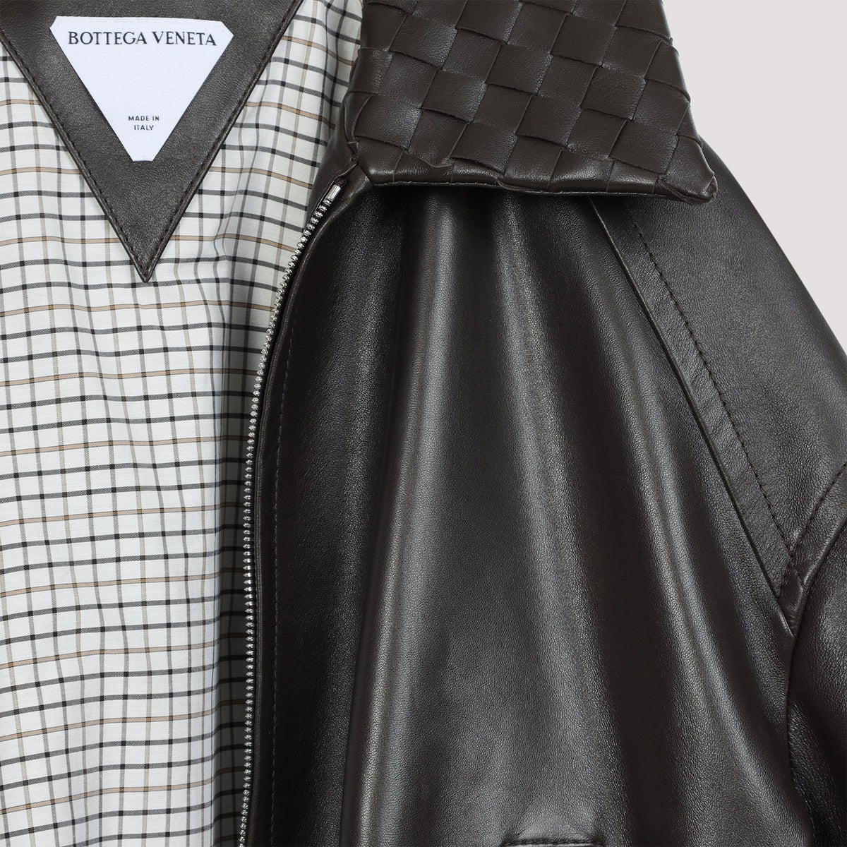 Close-up of Nappa jackets hardware and fine stitching