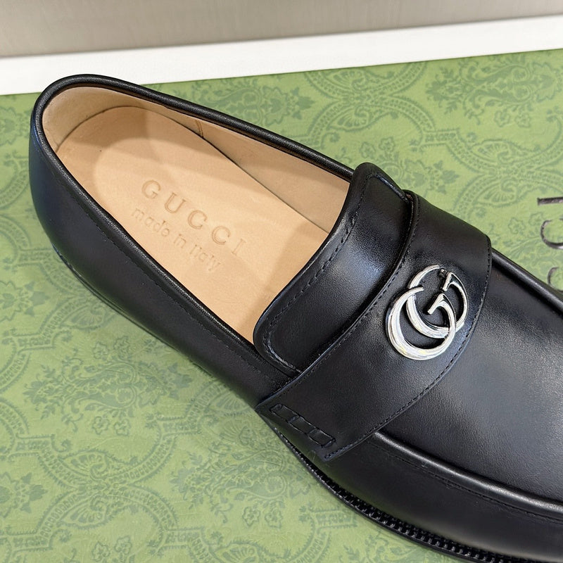 Gucci neutral cream luxury sneakers view 4 minimalist modern build