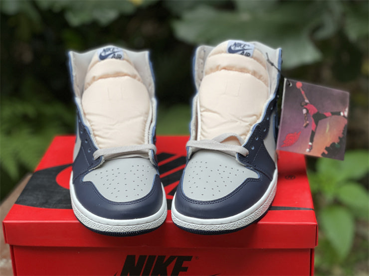Nike Men's & Women's Signature Luxury Sneakers — Style 216 angle view