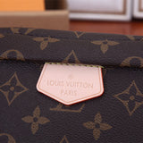  structured bag close-up of hardware and finish