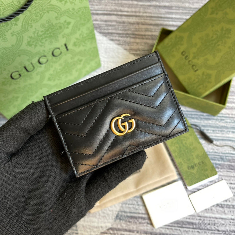 Side profile of chic modern women's handbag – women's luxury handbag