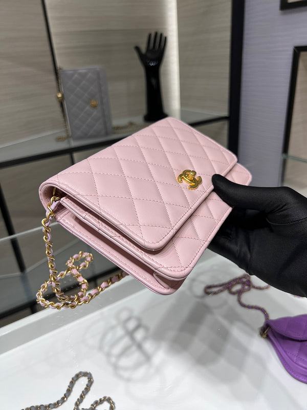 Zivas Charm Modern Minimalist Look Designer Handbag (Everyday Luxury Essential) – Styled Look