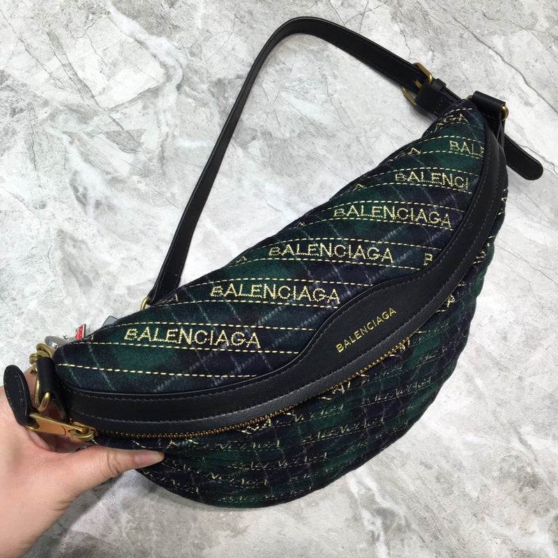 Polished Vegan Leather Handbag - Sleek Minimalist Lines | Women's Fashion Handbag #732 - hardware and detail close-up (image 5) of designer-inspired handbag