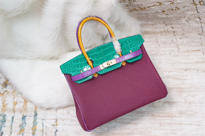  effortless crossbody bag styled with outfit 24