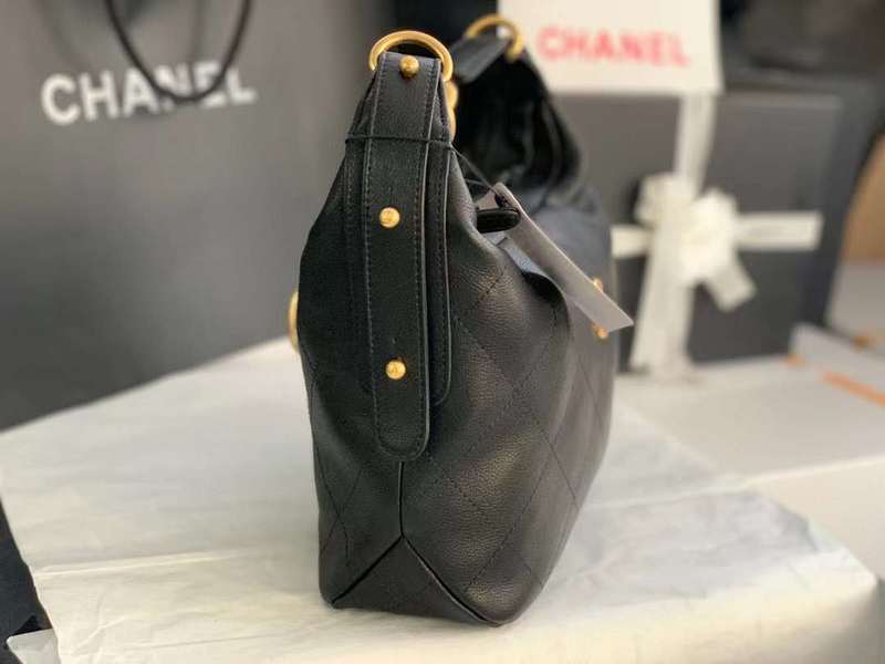 Zivas Charm Effortless Sophistication Designer Handbag (Elevated Accessory Essential) – Close-Up Detail